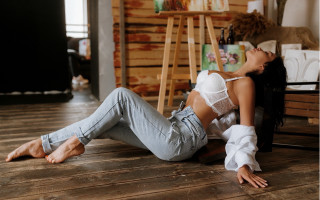 Woman blackcat wooden floor fashion - a black cat free wallpaper