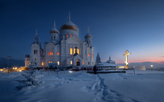Church snow night cross winter - andrei rublev free wallpaper