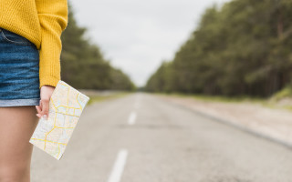 Woman road map yellow sweater - a yellow sweater free wallpaper