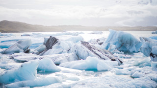 Ice lake mountains clouds beach - ice free wallpaper