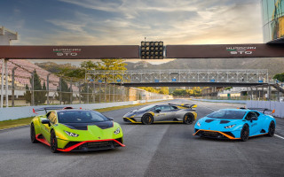 Three colored sports cars race - triadic free wallpaper for desktop