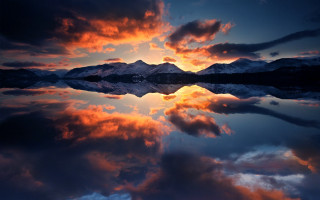 Mountain reflection sunset colorful sky 10 - a still lake free wallpaper