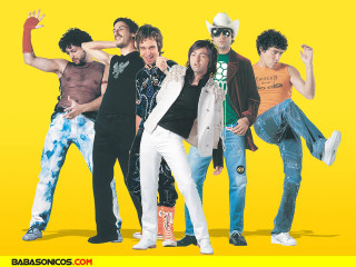 Men group yellow background standing - estuardo maldonado free wallpaper