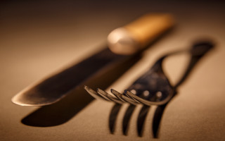 Knife fork spoon table top - focus free wallpaper