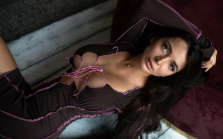 Woman purple dress couch arabesque - a purple dress free wallpaper