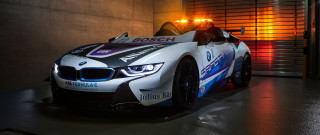 Bmw racecar garage redlight digital - a garage free wallpaper