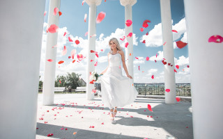 Woman white dress red petals - canon eos r 3 free wallpaper