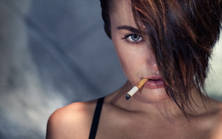 Woman cigarette transgressive portrait brownhair - her mouth free wallpaper