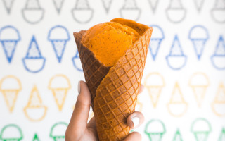 Person food cone colorful wall - a colorful pattern free wallpaper