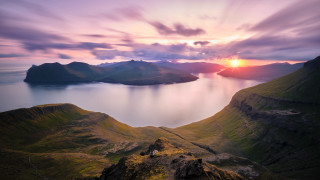 Sunset mountain lake cityscape clouds 3 - a beautiful sunset over a mountain range free wallpaper