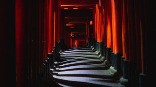 Long hallway red curtains clock - a long hallway free wallpaper