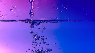 Blue purple water droplets bubbles - constant permeke free wallpaper
