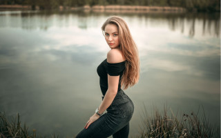 Lake sky clouds portrait blonde - a picture in front free wallpaper for desktop