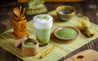 Green powder drink wooden spoon - a bamboo mat free wallpaper