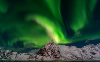 Mountain green aurora water snow - free airplane wallpaper