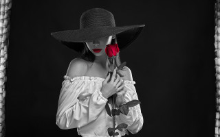 Woman hat rose bw photography - noir free wallpaper