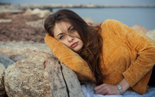 Woman rock beach blurry photorealistic - evaline ness free wallpaper