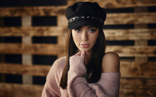 Woman hat portrait blurry cosplay - a wooden wall free wallpaper