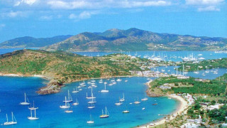 Boats beach mountains blue sky - a group of boats free wallpaper