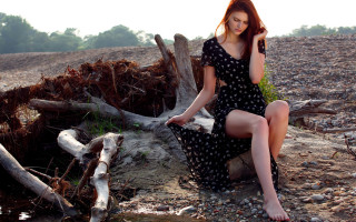 Woman sitting rock tree stump - a rock next free wallpaper