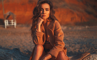 Elina karimova desert sunset red - a chair in the background free wallpaper