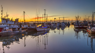Harbor boats sunset colorful sky - a harbor free wallpaper