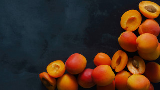 Apricots table black surface summer - a black surface free wallpaper for desktop