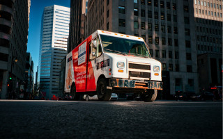 City street truck skyscraper tokyo - eric deschamps free wallpaper