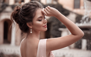 Pink dress woman fountain elina - the side with free wallpaper