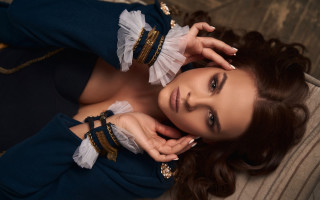 Woman blue dress couch portrait - fashion photoshoot free wallpaper