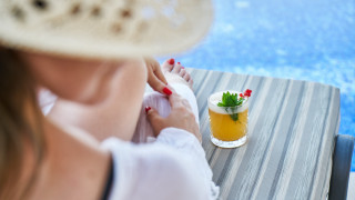 Woman drink pottedplant blurry closeup - a drink free wallpaper