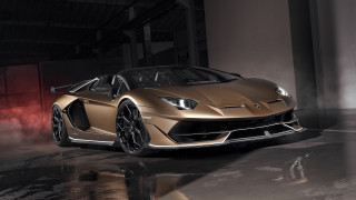 Gold sports car garage smoke - the back of its free wallpaper