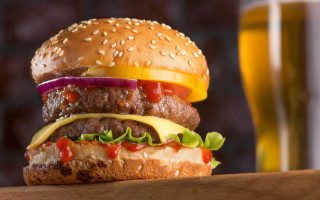 Hamburger cheese lettuce tomato onion - a hamburger free wallpaper