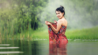 Woman red dress water smiling 2 - ding yunpeng free wallpaper