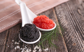 Spoon black caviar red wooden - a spoon free wallpaper