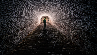 Dark tunnel light star fence - a dark tunnel free wallpaper