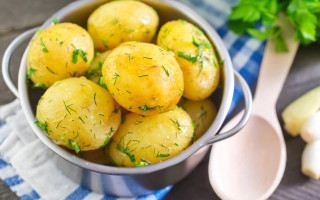 Potatoes herbs spoon table towel - arbeitsrat für kunst free wallpaper