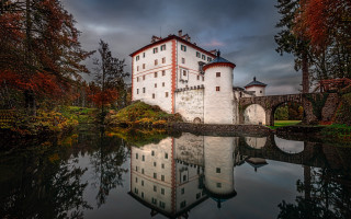 Castle bridge water trees clouds - romanesque free wallpaper