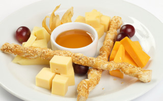 Cheese crackers grapes bread dipping - sauce free wallpaper