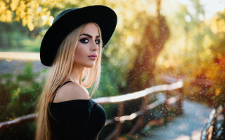 Blonde woman black hat fashion - black boot free wallpaper