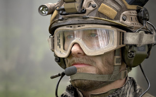 Man helmet goggles microphone realistic - his mouth free wallpaper