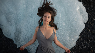 Woman gray dress iceberg flying - a gray dress free wallpaper