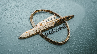 Car emblem relax rain drops - retro free wallpaper