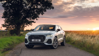 Silver car sunset 3d render - the sun setting free wallpaper