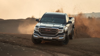 Truck dirt road desert dust - tire free wallpaper