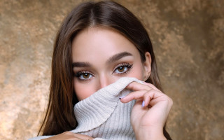 Elina karimova white sweater gold - a white sweater free wallpaper