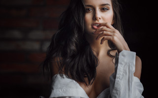 Woman white dress portrait long - her cheek free wallpaper