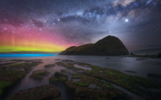 Aurora borealis water rocks grass - rock and grass free wallpaper