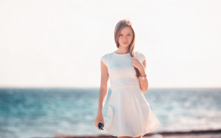 Beach woman white dress suitcase - the beach free wallpaper for desktop