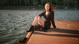 Woman dock water dress boots - a dock next free wallpaper for desktop